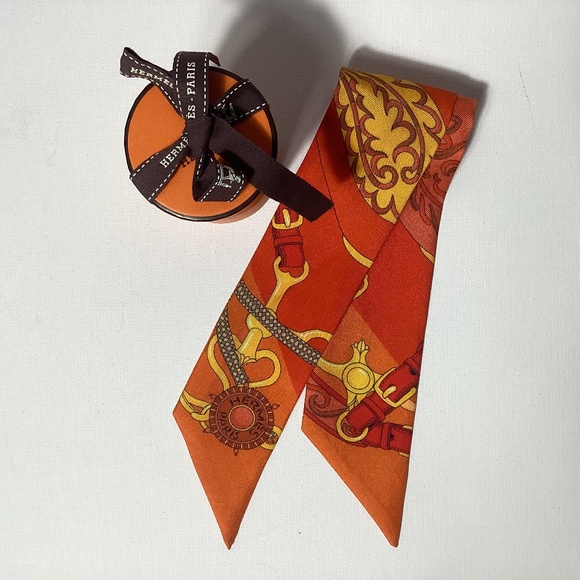 Authentic Hermes Silk Twilly Scarf with Box - Picture 2 of 7